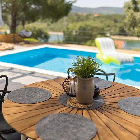 Dolce Villa